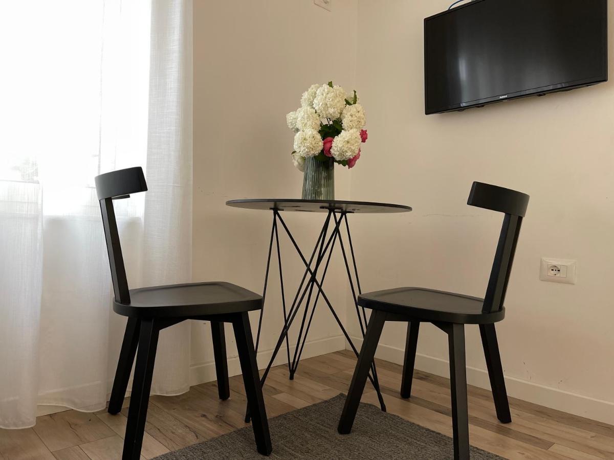 Myslym Shyri'S Apartments ティラナ エクステリア 写真
