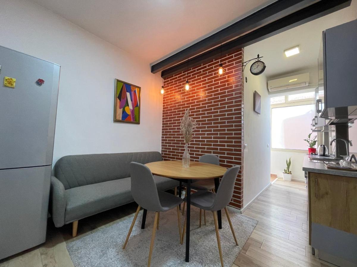 Myslym Shyri'S Apartments ティラナ エクステリア 写真